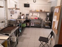 Sector 4, Aparatorii Patriei, vis-avis Auto Nesty 80 metri patrati