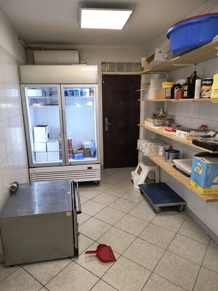 Sector 4, Aparatorii Patriei, vis-avis Auto Nesty 80 metri patrati,