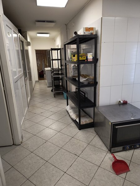 Sector 4, Aparatorii Patriei, vis-avis Auto Nesty 80 metri patrati,